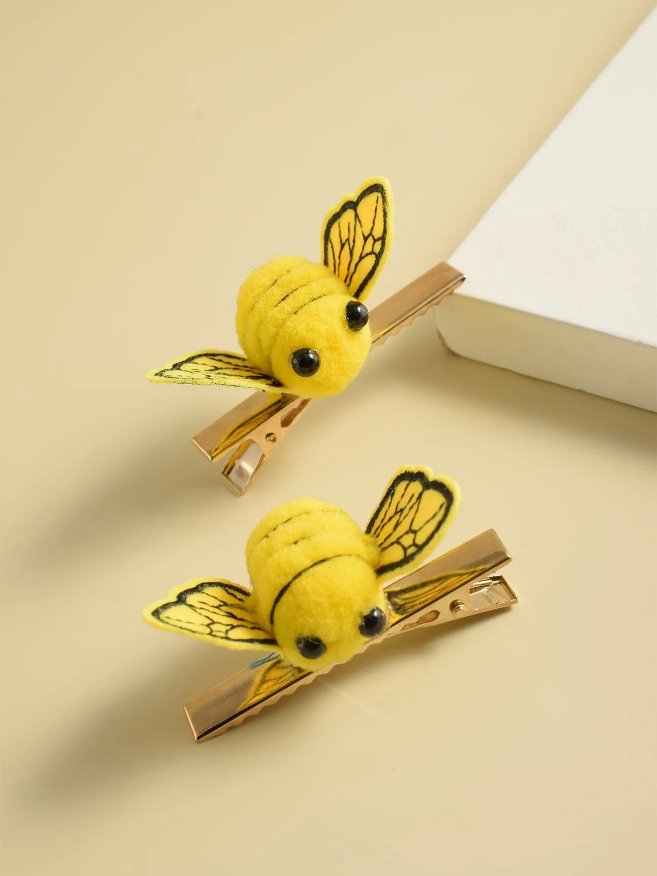 2pcs Cartoon Bee Decor Alligator Hair Clip for Women Barrette Styling Hair