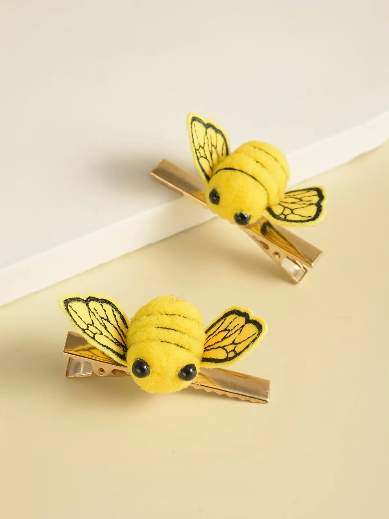 2pcs Cartoon Bee Decor Alligator Hair Clip for Women Barrette Styling Hair