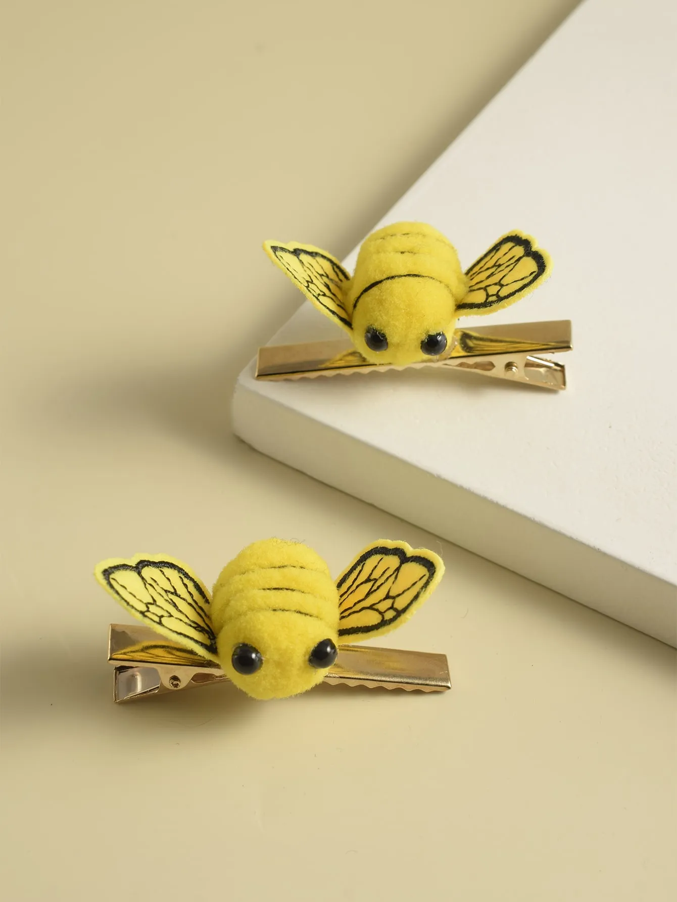 2pcs Cartoon Bee Decor Alligator Hair Clip for Women Barrette Styling Hair