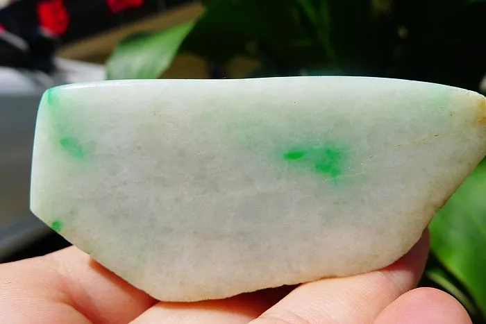 Natural Jade Rough Jadeite Raw (109g,6.9X3.2X2.1cm)