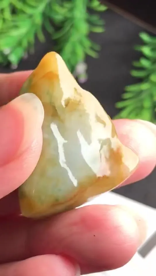 Natural Jade Rough Jadeite Raw (15g,2.9x2.3x1.5cm)-V2481