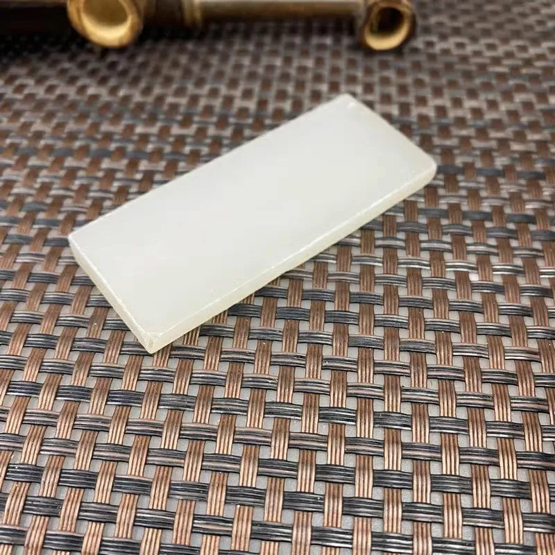 Natural Kunlun Jade Rough Nephrite Raw (30g,6.5X2.6X0.7cm)