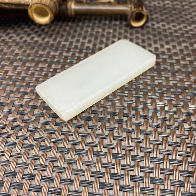 Natural Kunlun Jade Rough Nephrite Raw (30g,6.5X2.6X0.7cm)