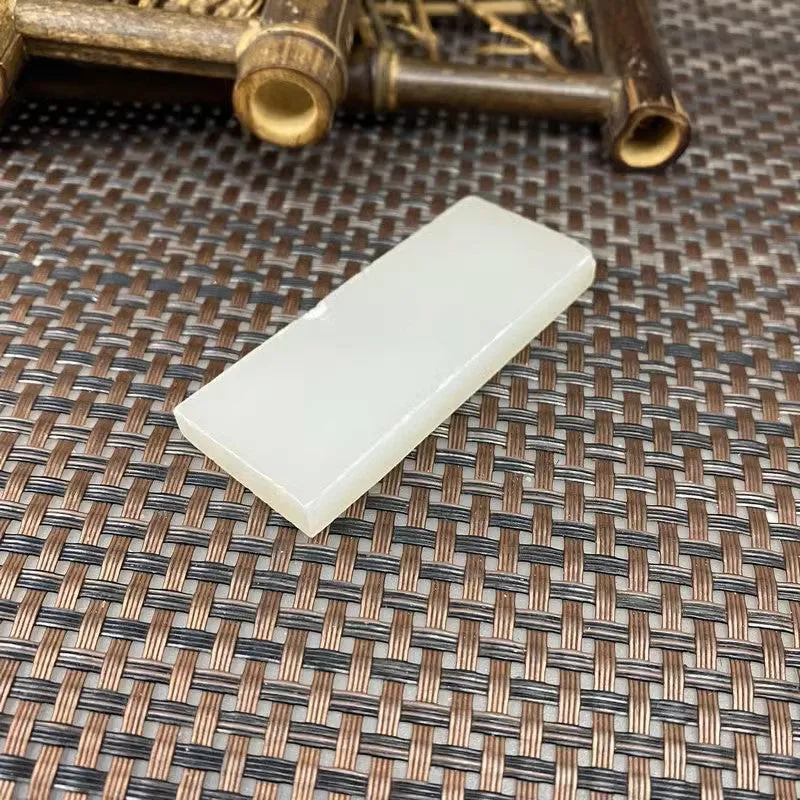 Natural Kunlun Jade Rough Nephrite Raw (30g,6.5X2.6X0.7cm)