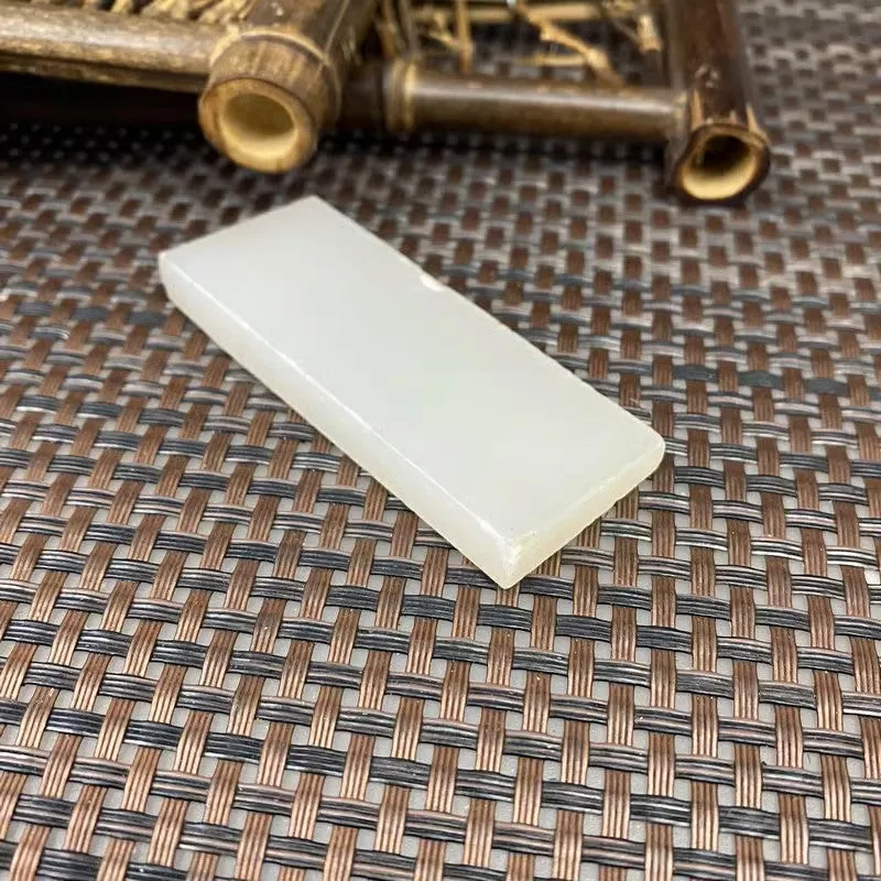Natural Kunlun Jade Rough Nephrite Raw (30g,6.5X2.6X0.7cm)