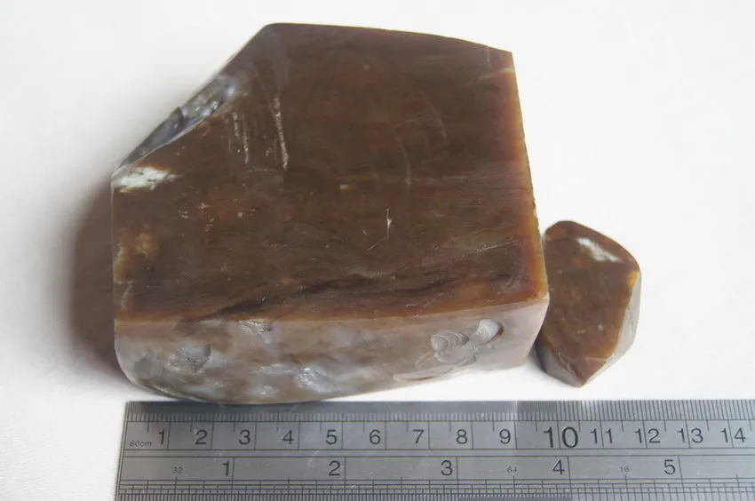 Natural Kunlun Jade Rough Nephrite Raw (842g, 95X82X36mm)