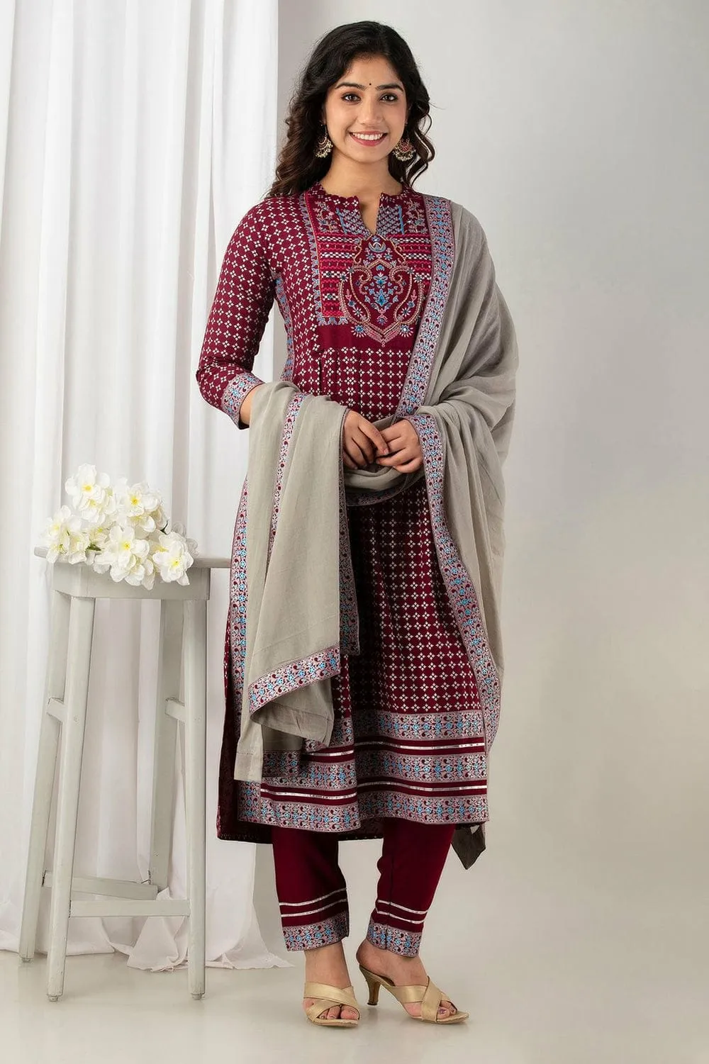 Traditional Beautiful Designer Reyon Suite